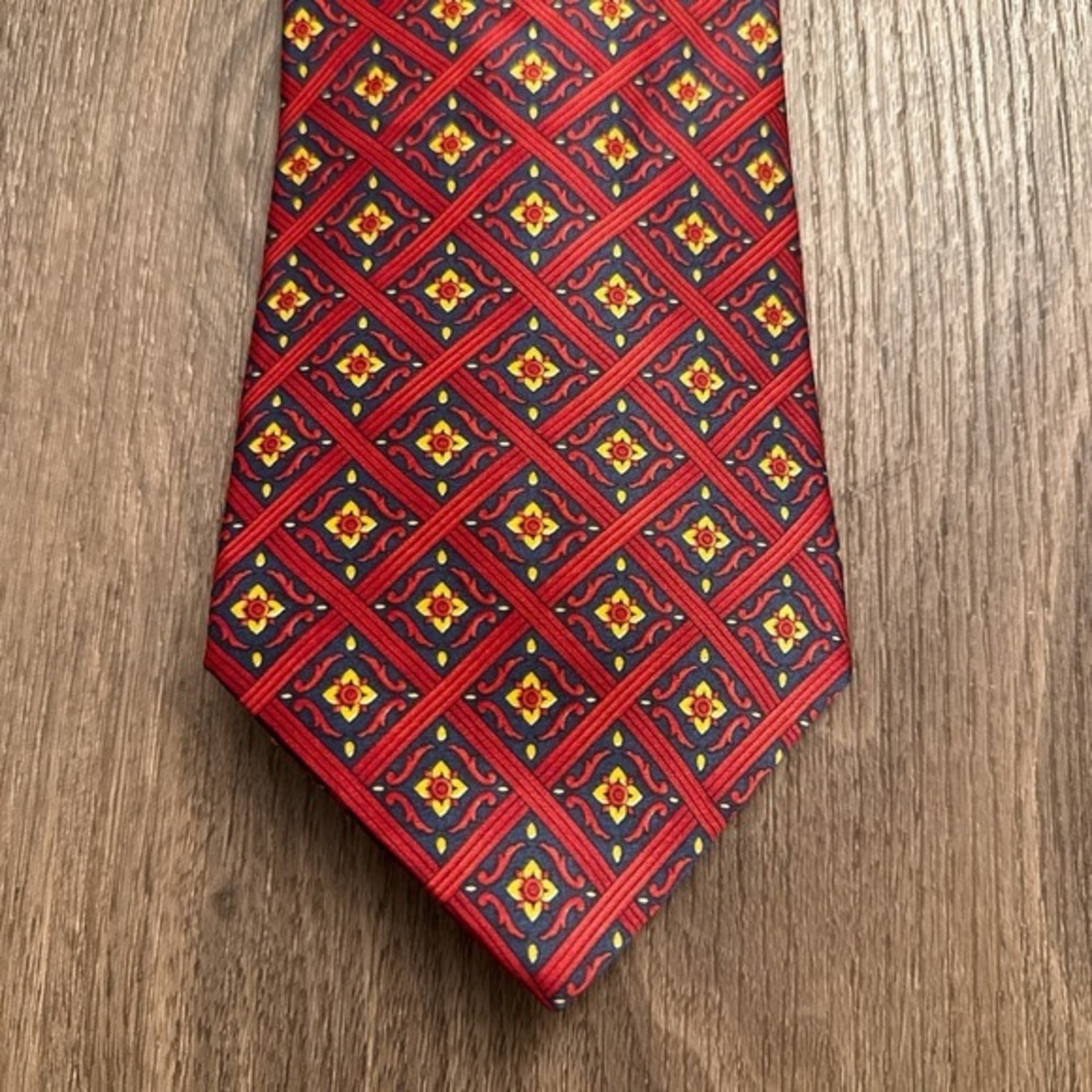 Vintage Courreges homme paris Elegant Red Patterned Men's Tie